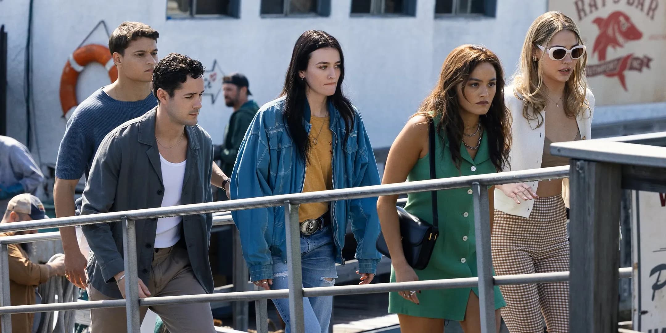 我知道你去年夏天干了什么:2025版延续系列R级传统,新增内容警示