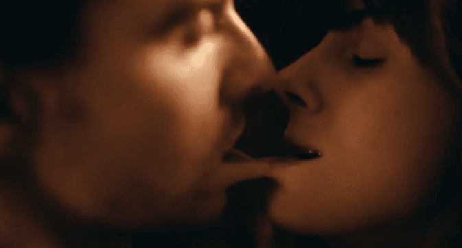 电影同甘共苦Together中国版对同性恋角色情节进行AI修改