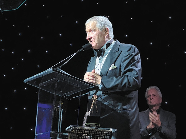 好莱坞终身成就奖表彰武术电影大师